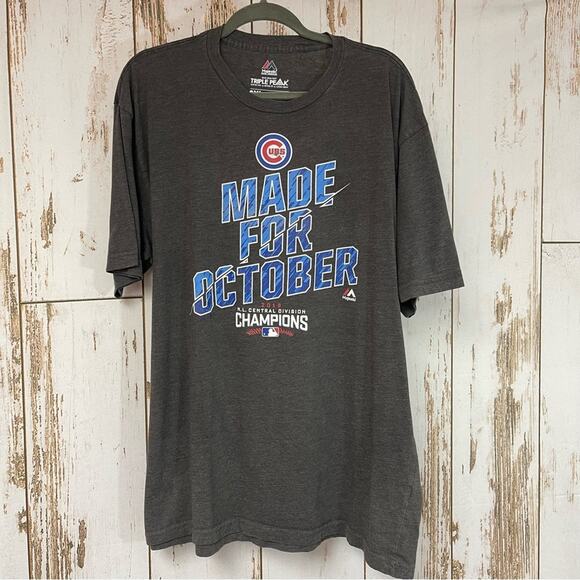 Majestic, Triple Peak, Cubs Graphic T-Shirt. Size 2XL. In good used condition! - Picture 1 of 5